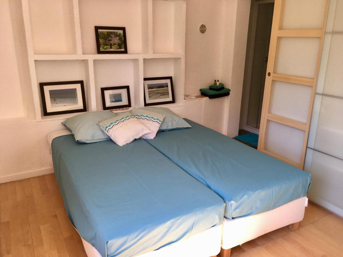 Bed,Kitchen And Swimming Pool Villa Esterel Saint-Raphaël Екстериор снимка