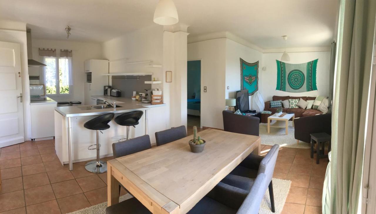 Bed,Kitchen And Swimming Pool Villa Esterel Saint-Raphaël Екстериор снимка