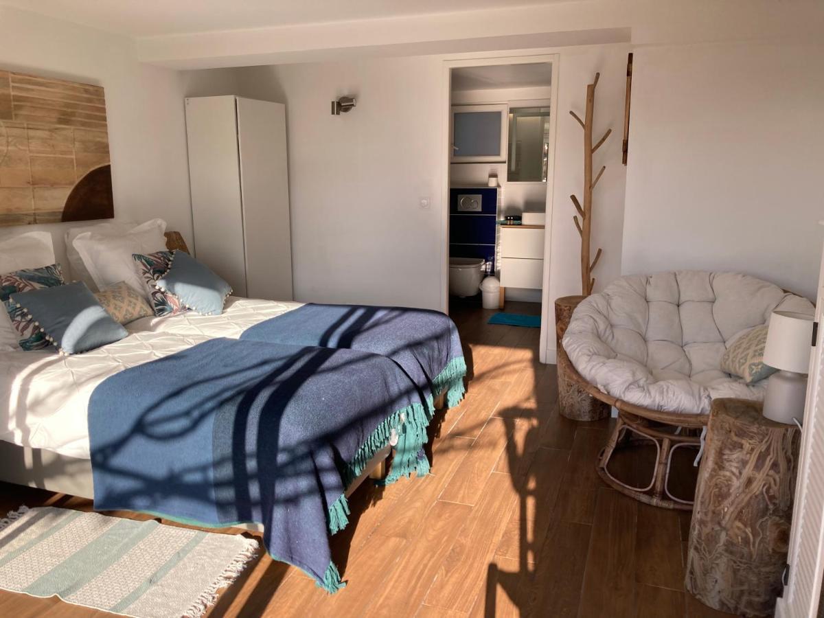 Bed,Kitchen And Swimming Pool Villa Esterel Saint-Raphaël Екстериор снимка