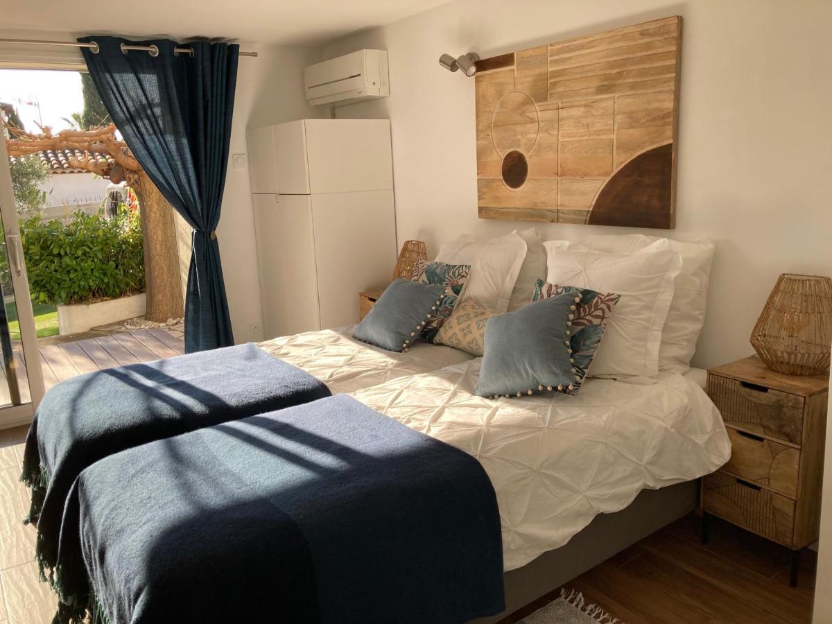 Bed,Kitchen And Swimming Pool Villa Esterel Saint-Raphaël Екстериор снимка